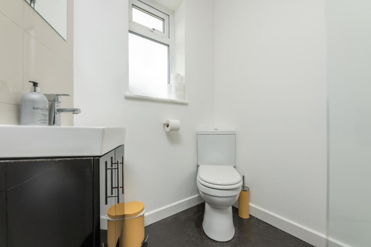 Stayright- 2 Bedroom House, Centrally Located & Close Walk To City Centre Cardiff Ngoại thất bức ảnh