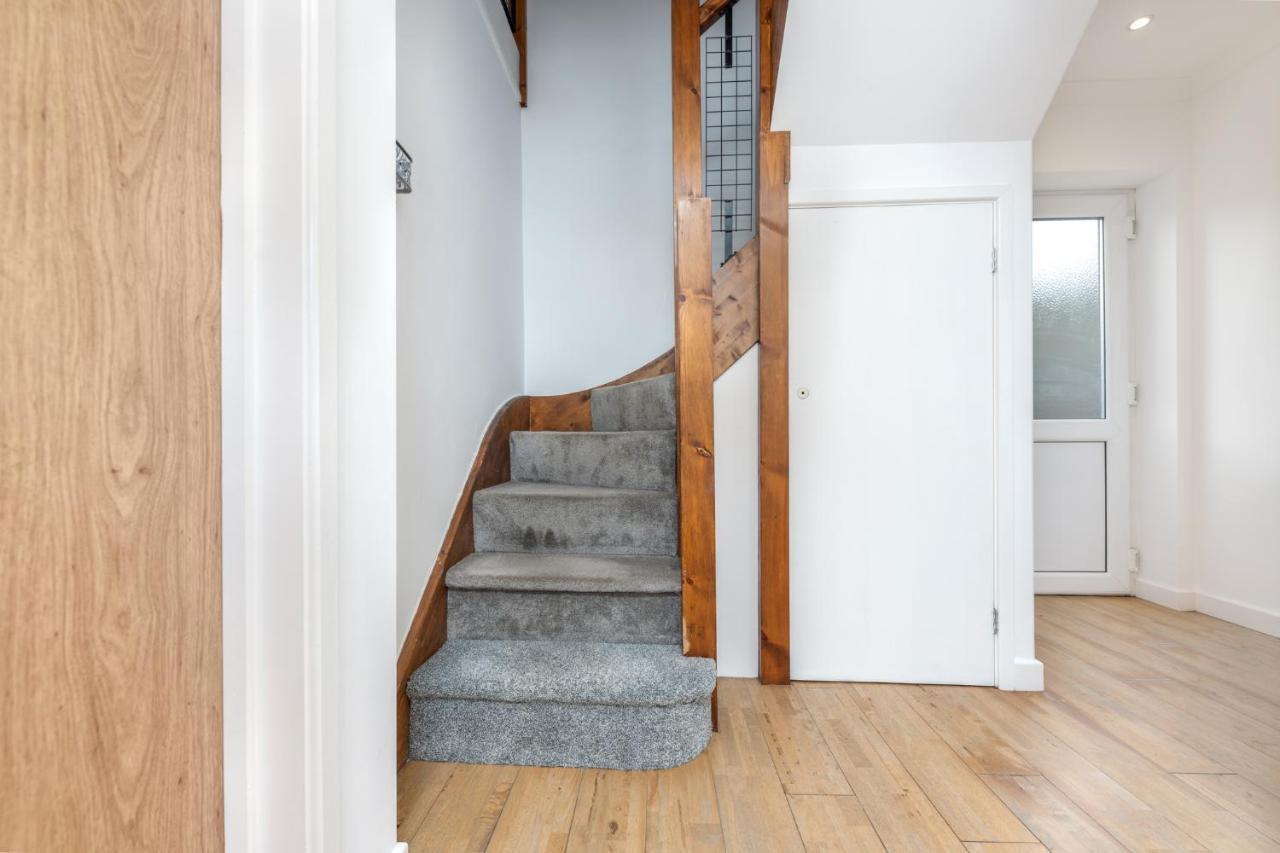 Stayright- 2 Bedroom House, Centrally Located & Close Walk To City Centre Cardiff Ngoại thất bức ảnh