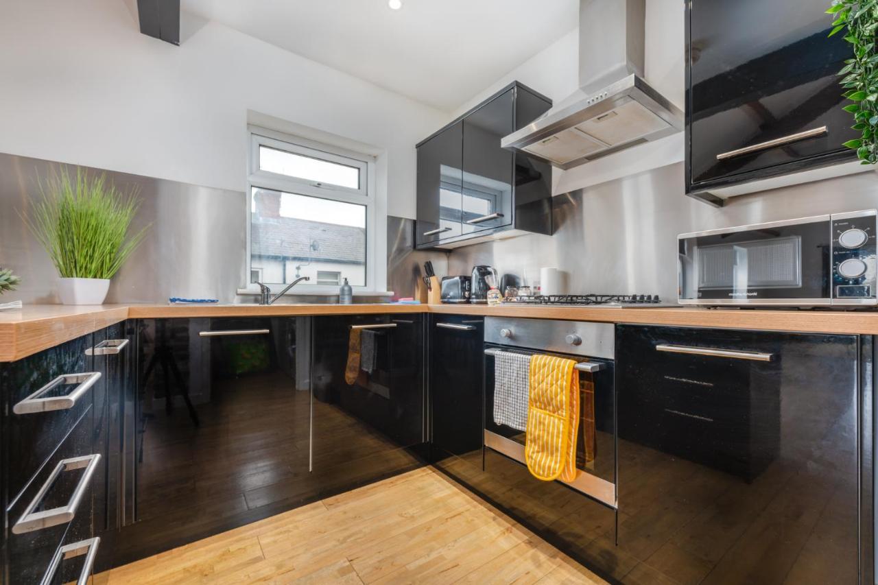 Stayright- 2 Bedroom House, Centrally Located & Close Walk To City Centre Cardiff Ngoại thất bức ảnh
